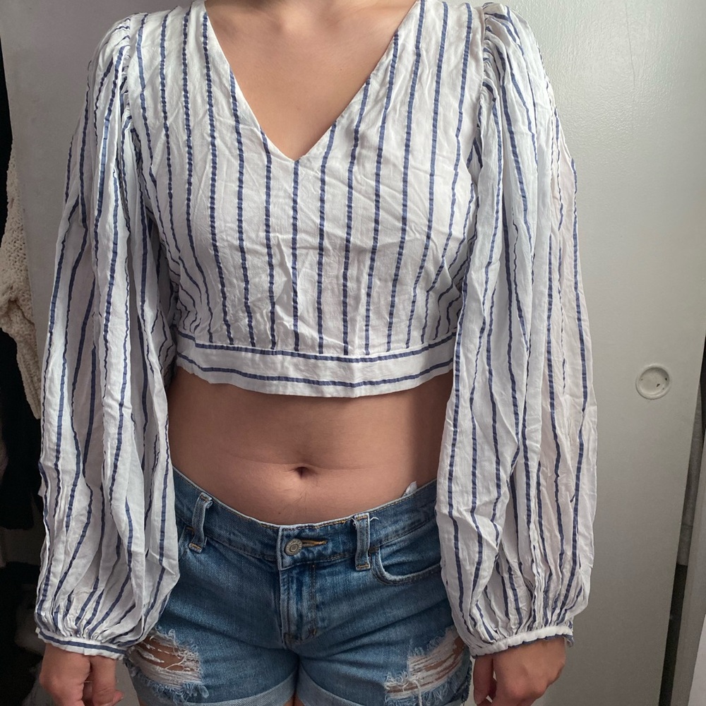 Long sleeve crop top